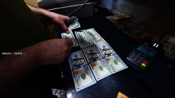 Dollar near one-week high amid hawkish Fed hopes, Omicron fears