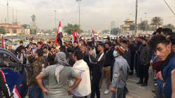 صور.. تظاهرة وسط بغداد للمطالبة بخفض سعر الدولار وإعادة نظام "البديل" للعسكريين