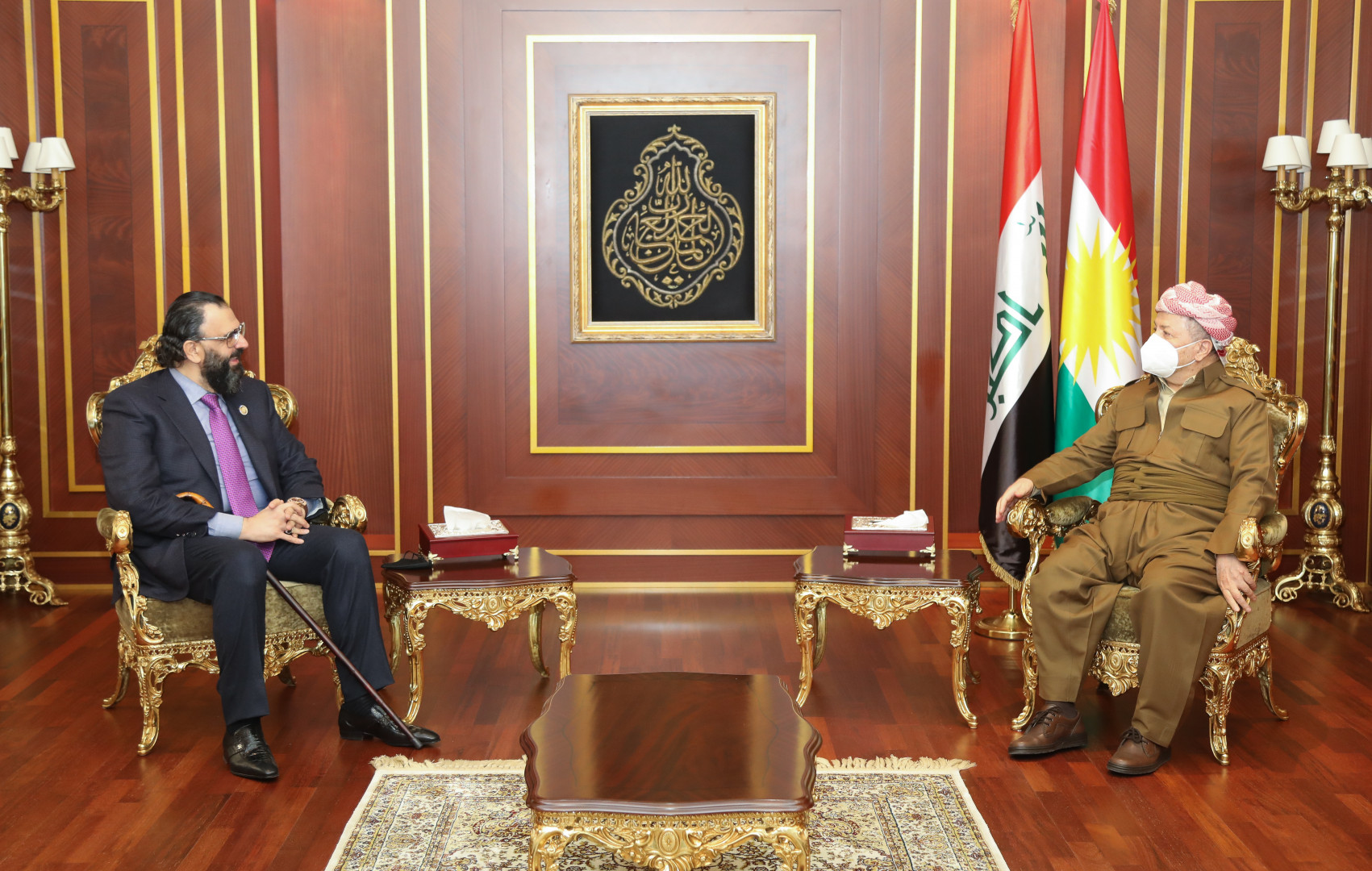 Kurdish leader Masoud Barzani receives al-Kasanzani in Erbil 