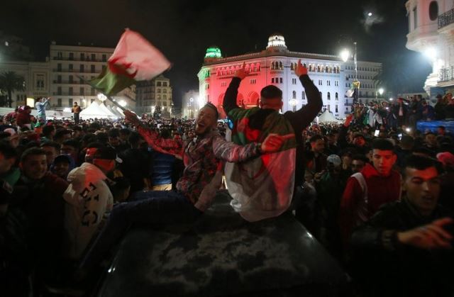 ضحايا خلال الاحتفالات بفوز المنتخب الجزائري بكأس العرب