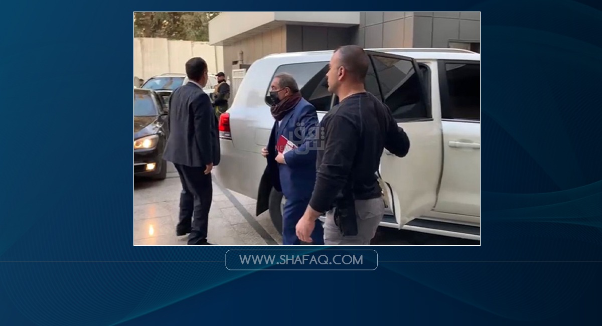 The joint Kurdish delegation arrives at the Sadrist headquarters