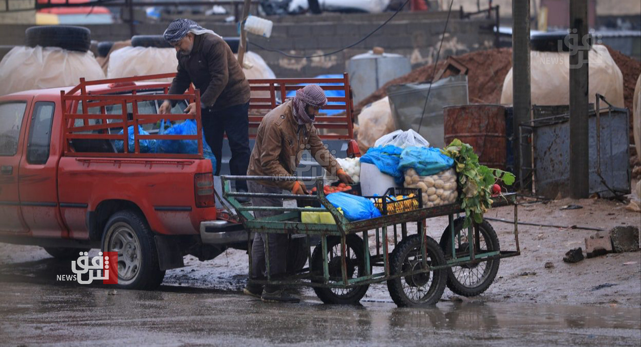 "خان التمر".. أحد أنشط أسواق كركوك لبيع الفواكه الخضار (صور)