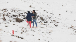 دهوك وكركوك تتشحان بالابيض والسكان يتوافدون للاستمتاع بمنظر الثلوج (صور)