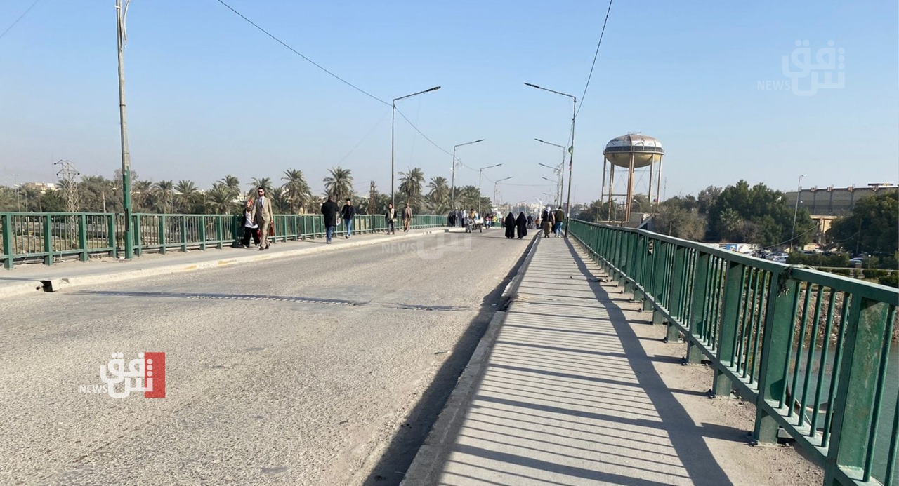 Demonstrators block two main bridges in Dhi Qar