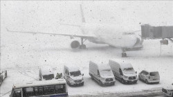 الثلوج الكثيفة تغلق أبواب مطار إسطنبول
