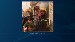 بينهم أطفال ونساء.. انقاذ 17 شخصا حاصرتهم النيران في الديوانية (صور)