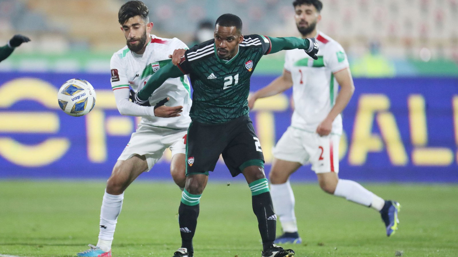 الإمارات تخسر أمام إيران وتمنح الأمل للعراق
