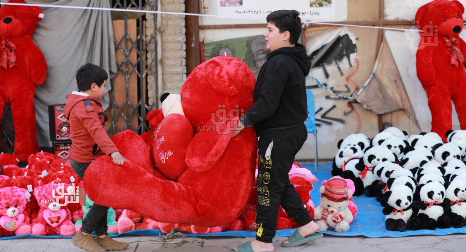 Baghdad wears red ahead of Valentine's day