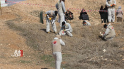 صور.. فتح 7 مقابر جماعية لإيزيديين قتلهم داعش في سنجار