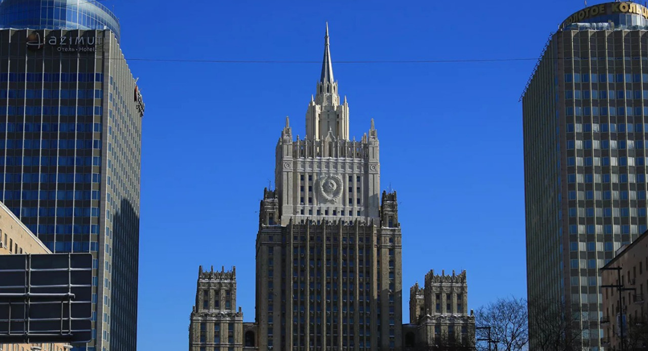 Moscow Vows Strong Response to U.S. Sanctions 