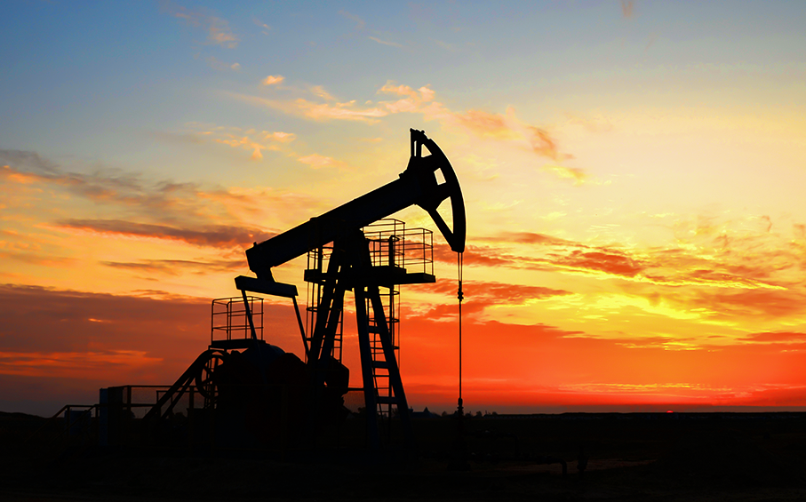 Oil closes on 20% weekly gains as Ukraine crisis roils markets