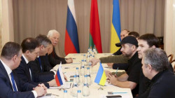 Ukraine demands ceasefire, humanitarian corridors at talks with Russians