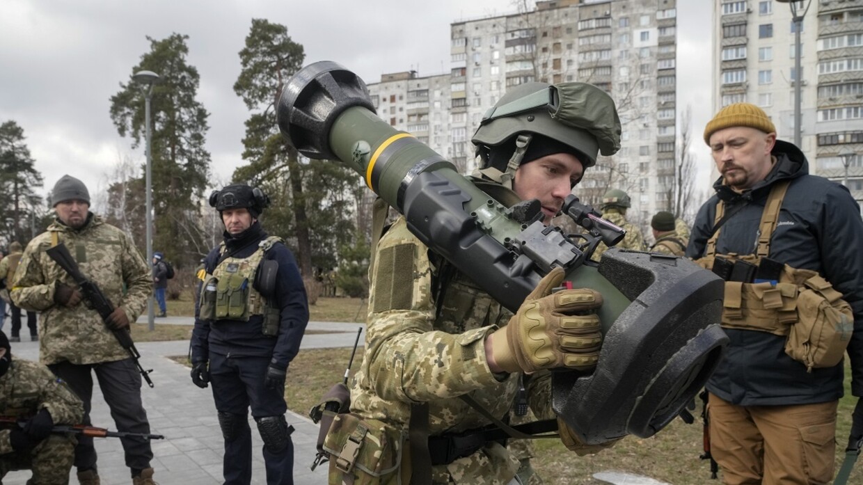 Russia warns U.S. over arms shipments to Ukraine