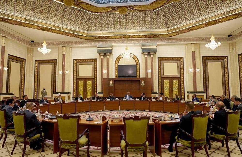 Iraqi parties hold talks to solve the current political crisis