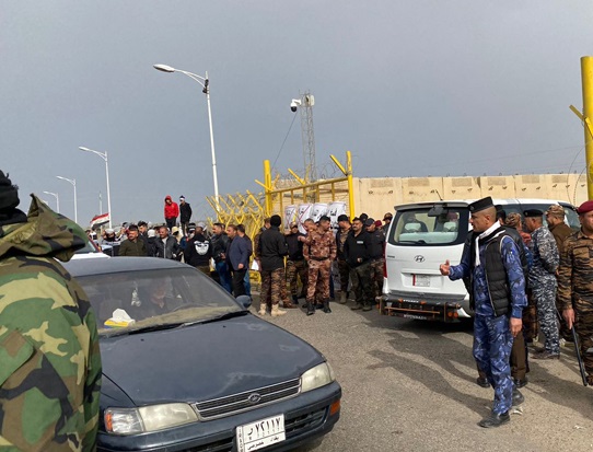 من أجل فرص عمل .. متظاهرون يغلقون حقلاً نفطياً جنوبي العراق