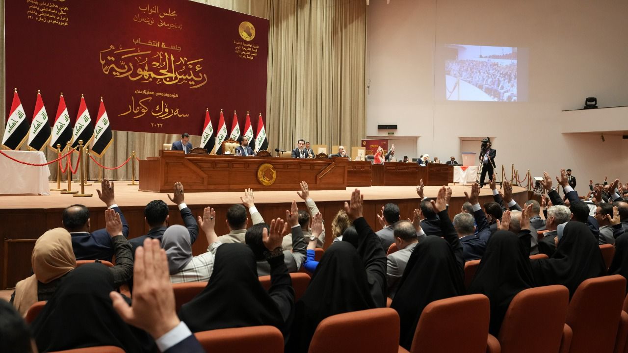 According to Iraqi law is it possible to approve a budget submitted by a caretaker government