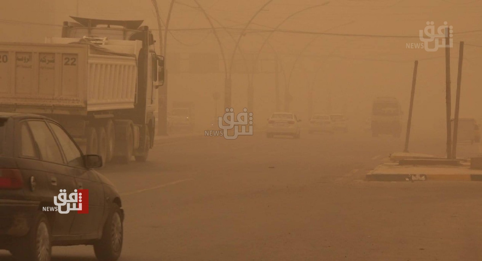 لم تشهد مثلها منذ أكثر من عقد .. عاصفة ترابية "متطرفة" تجتاح الموصل (صور)
