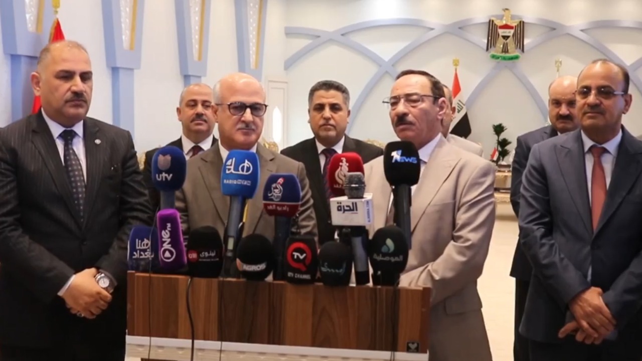 وزير التربية العراقي يرفض الدخول الشامل لطلبة الاعدادية والمتوسطة للمراحل المنتهية