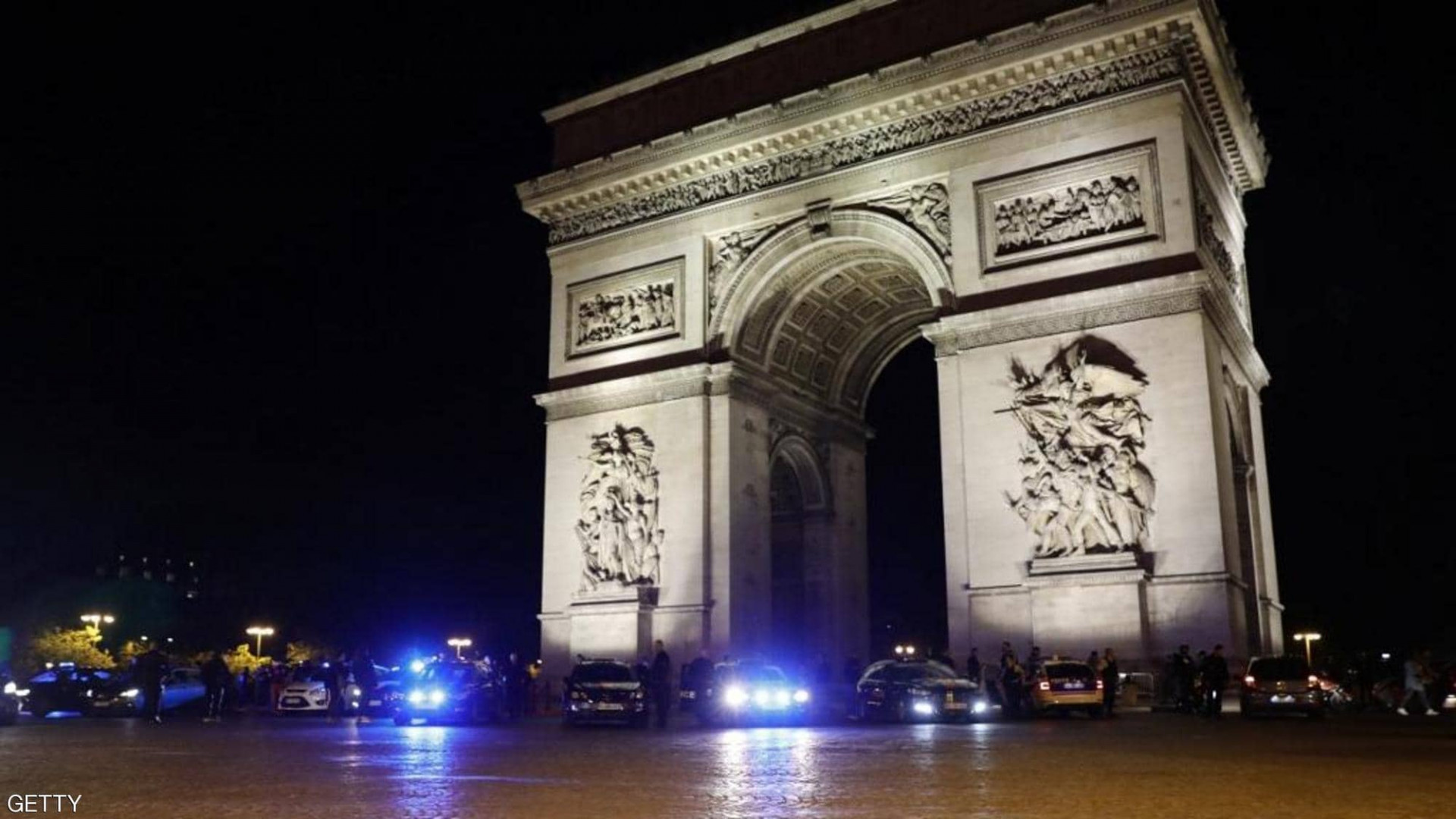 Police fire on car in central Paris killing two people