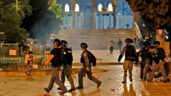 Palestinians clash with Israeli police at Jerusalem holy site