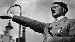 كان يخشى الأسر باستخدام غاز منوم.. الكشف عن تفاصيل آخر لحظات حياة هتلر 