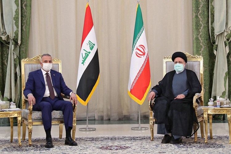   الرئيس الايراني يشيد بجهود حكومة الكاظمي في تأمين "استقرار المنطقة"