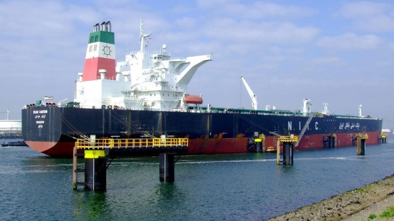 إيران: إنتاجنا من النفط بلغ 3.8 ملايين برميل يوميا 