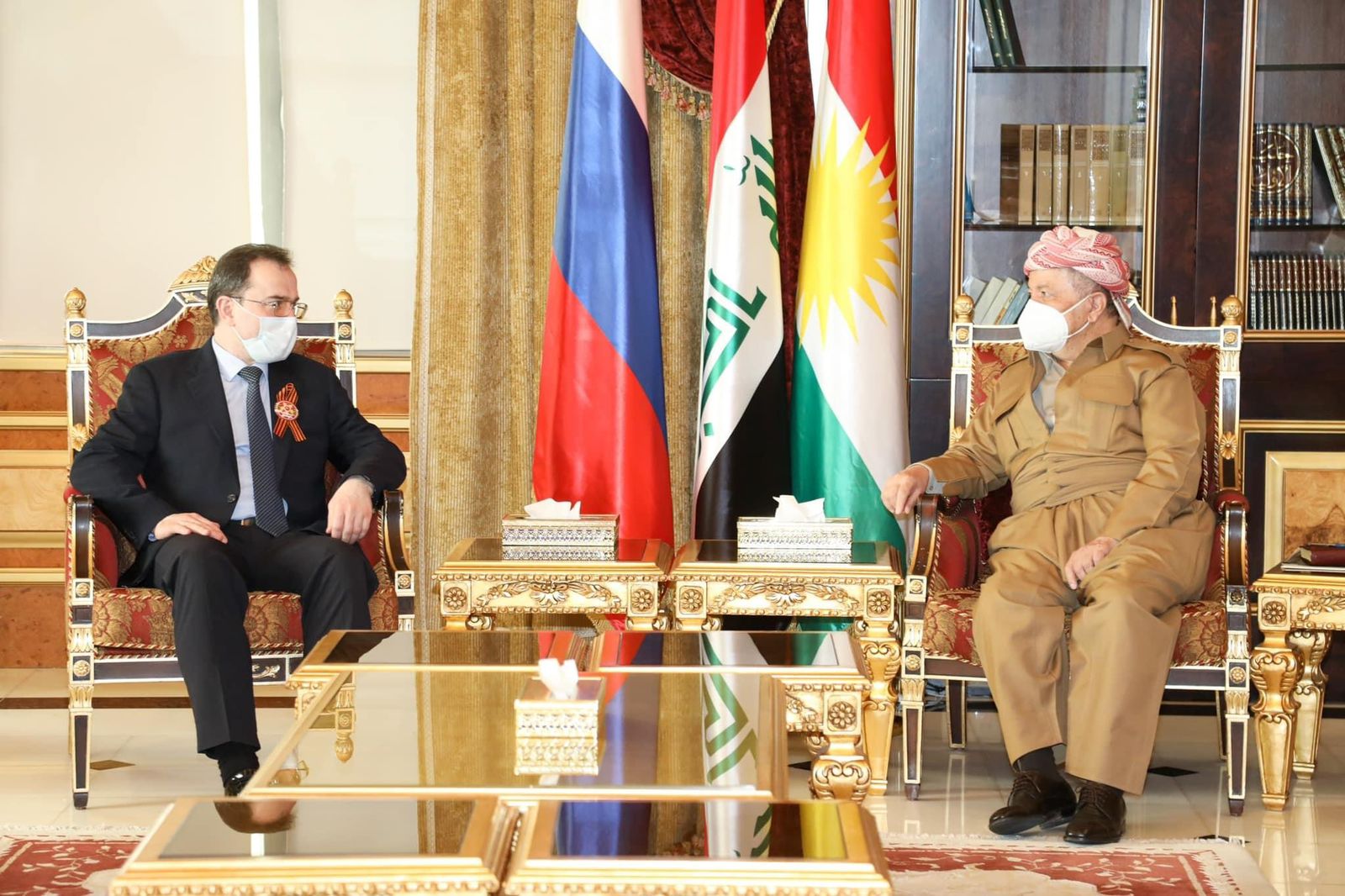 بارزاني يبحث مع السفير الروسي تشكيل الحكومة العراقية ووضع الكورد في سوريا