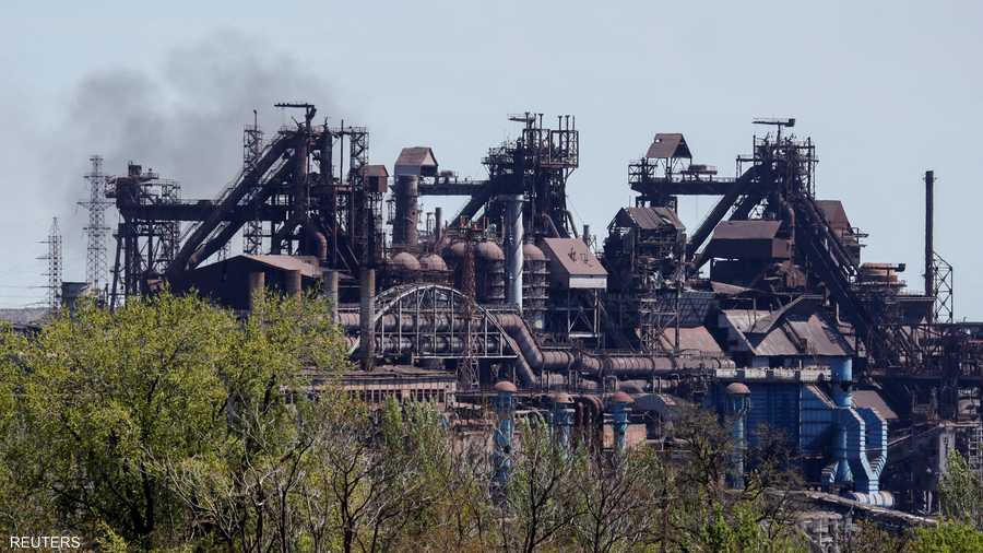 At least 100 civilians still trapped at Mariupol steel works, officials say