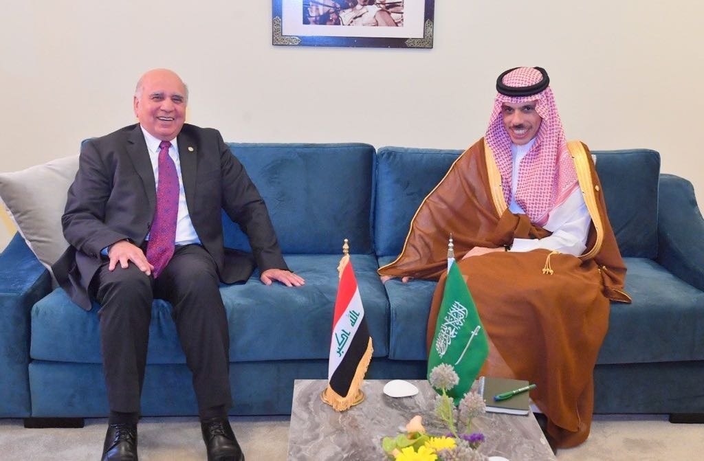 Iraq's Minister of foreign affairs meets his Saudi counterpart