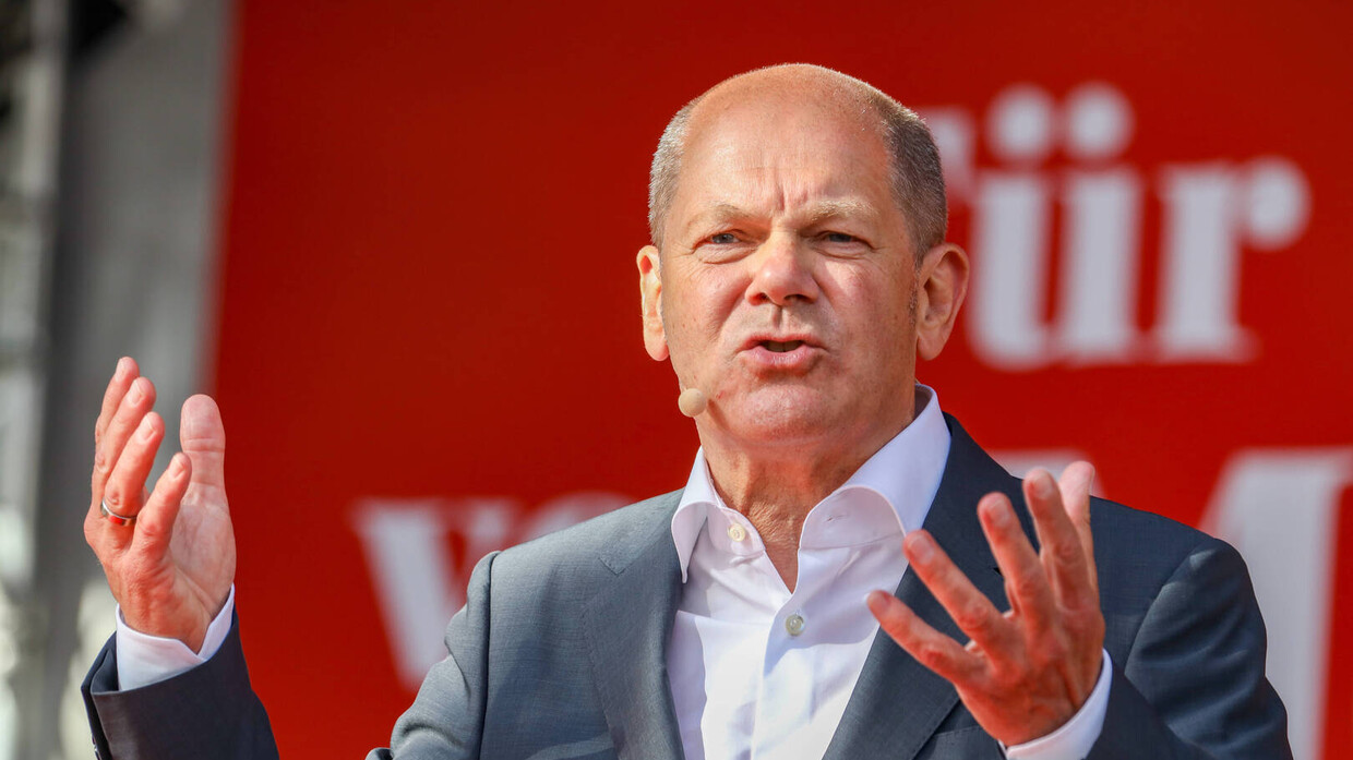 Ukraine: Germany's Scholz and Russia's Putin discuss stalled peace talks 