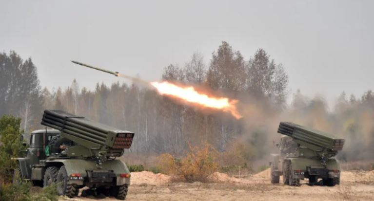  "لاتستفزونا".. موسكو تحذر أميركا من امداد كييف بصواريخ بعيدة المدى 