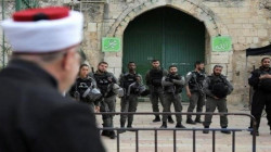 Scores of Israeli settlers break into Al-Aqsa amid high tensions