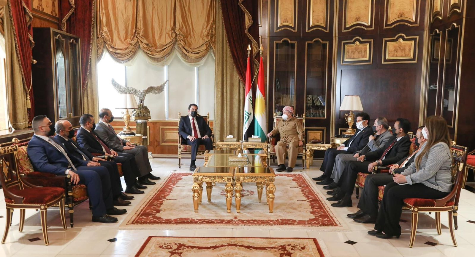 Independent MPs present to Massoud Barzani an initiative to overcome the political impasse