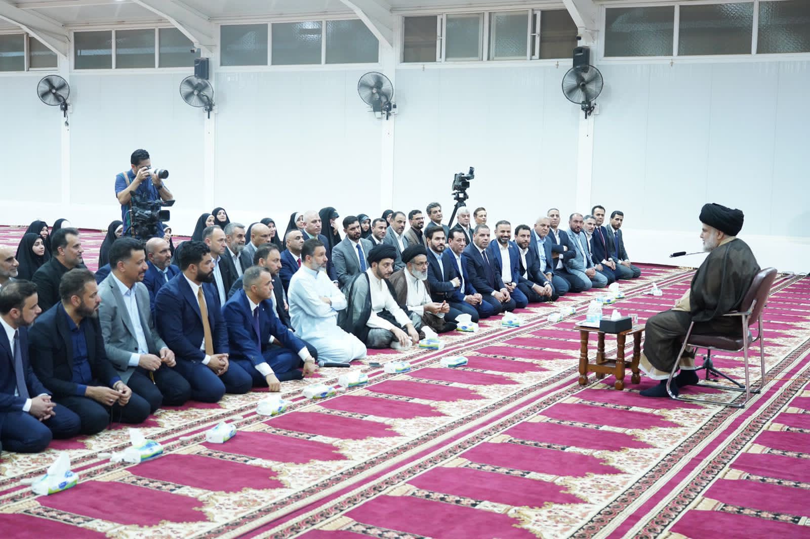 Al-Sadr holds a closed meeting with the resigning Sadrist MPs in Najaf 