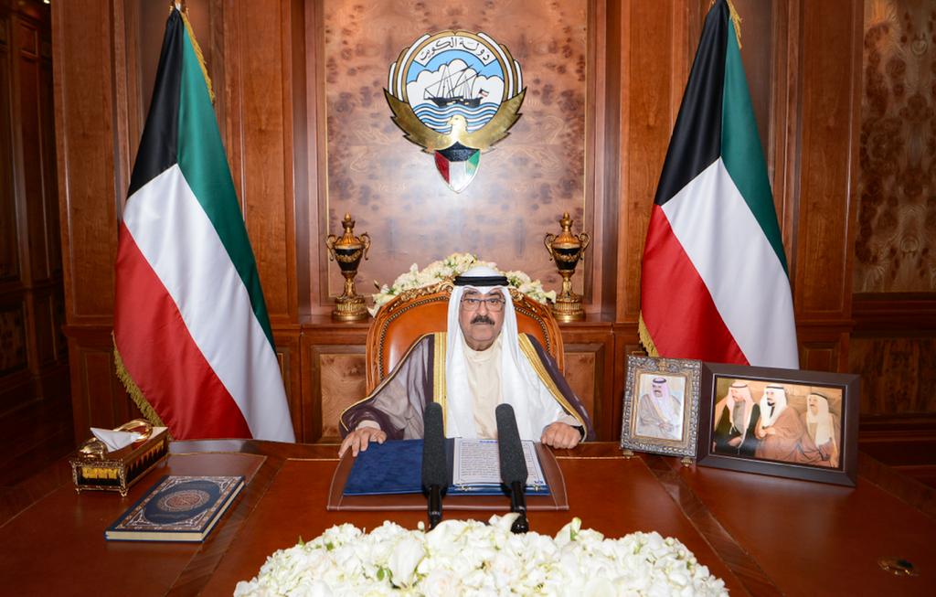 ولي عهد الكويت يعلن حل البرلمان والدعوة لانتخابات مبكرة 