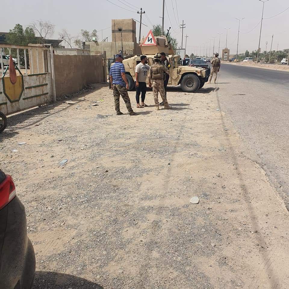 الجيش العراقي يطارد "البحارة" وينظم توزيع البنزين.. صور 