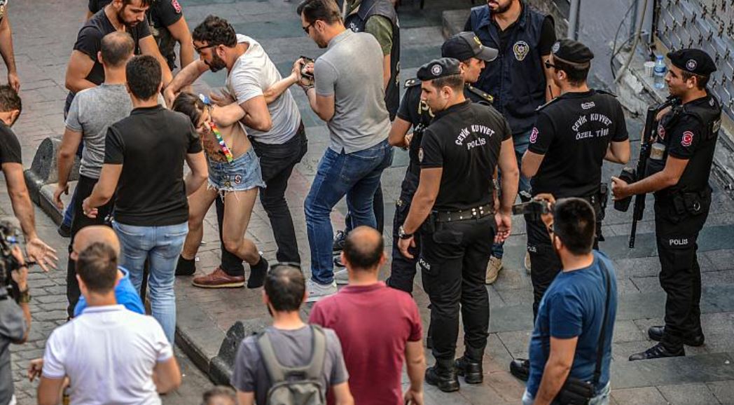 Turkish police break up LGBT pride parade in Istanbul, detain dozens