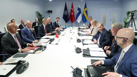 Finland and Sweden set for invite to join NATO after Turkey drops opposition