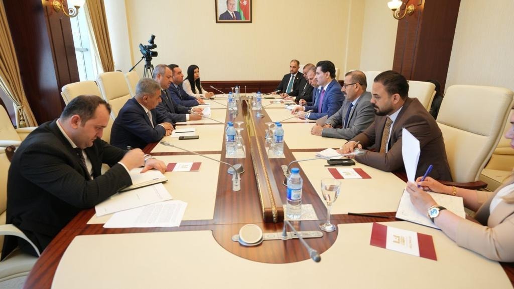 Baghdad and Baku discuss strengthening ties in various fields 