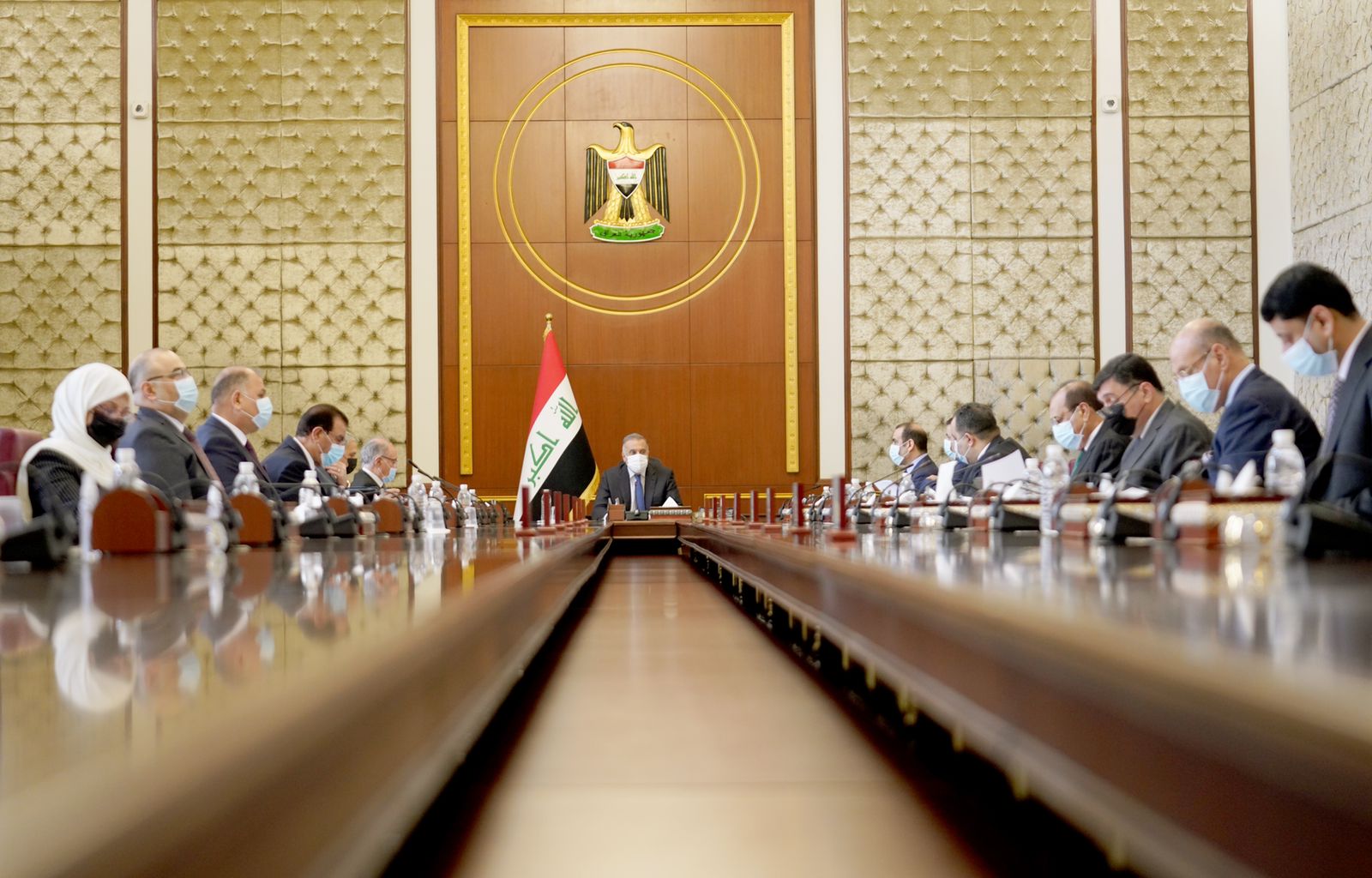 الحكومة العراقية تتخذ جملة قرارات يتعلق أبرزها بالرواتب وغسيل الأموال