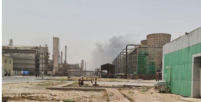 اندلاع حريق كبير في معمل للأسمدة الكيمياوية أقصى جنوبي العراق