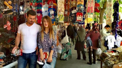 صور.. أسواق السليمانية تنتعش مع اقتراب العيد والأهالي يشكون ارتفاع الأسعار 