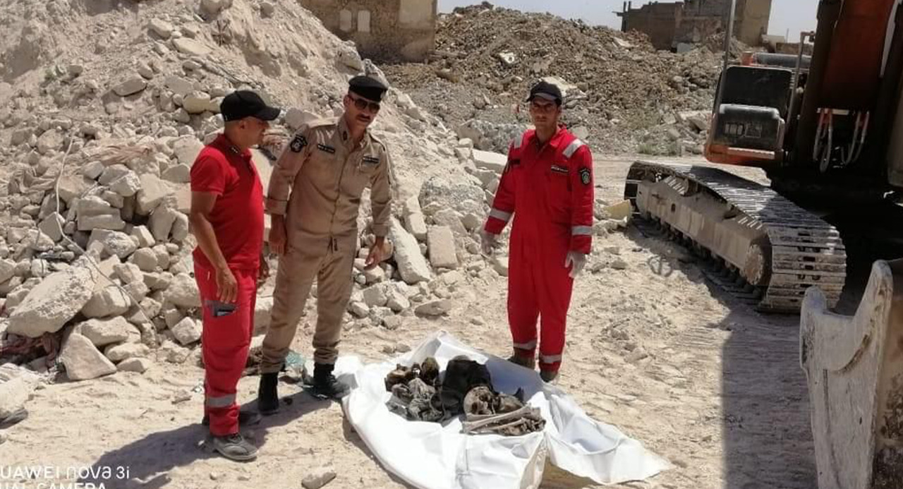 أحدهما لطفل.. العثور على هيكلين عظميين تحت انقاض الموصل