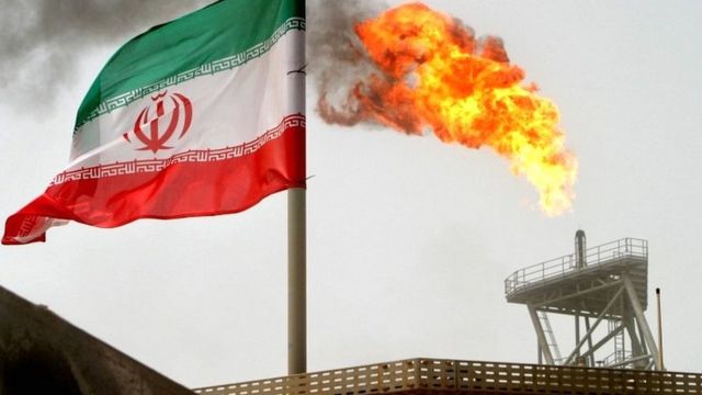 US announces new sanctions related to Iranian oil, threatens more pressure