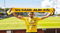 لاعب عراقي يتعاقد مع نادٍ ناشط بالدوري السويدي الممتاز