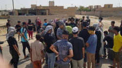 متظاهرون غاضبون يغلقون دوائر حكومية بقضاء في ذي قار