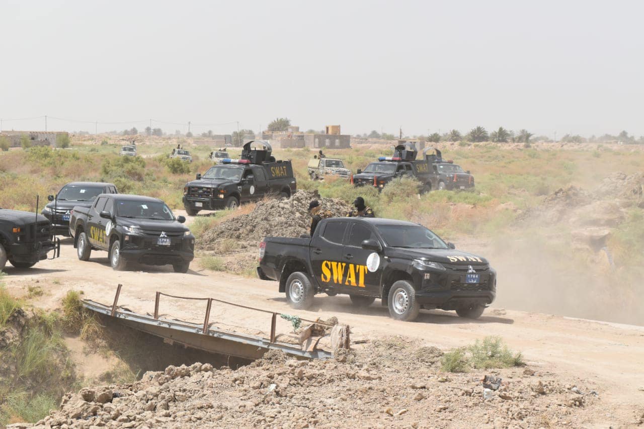 اعتقال داعشي ادخل عجلة مفخخة لمعسكر للجيش العراقي في هيت الانبار