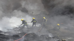  صور وفيديو.. إنقاذ معمل اطارات الديوانية من حريق كاد يلتهمه كاملاً