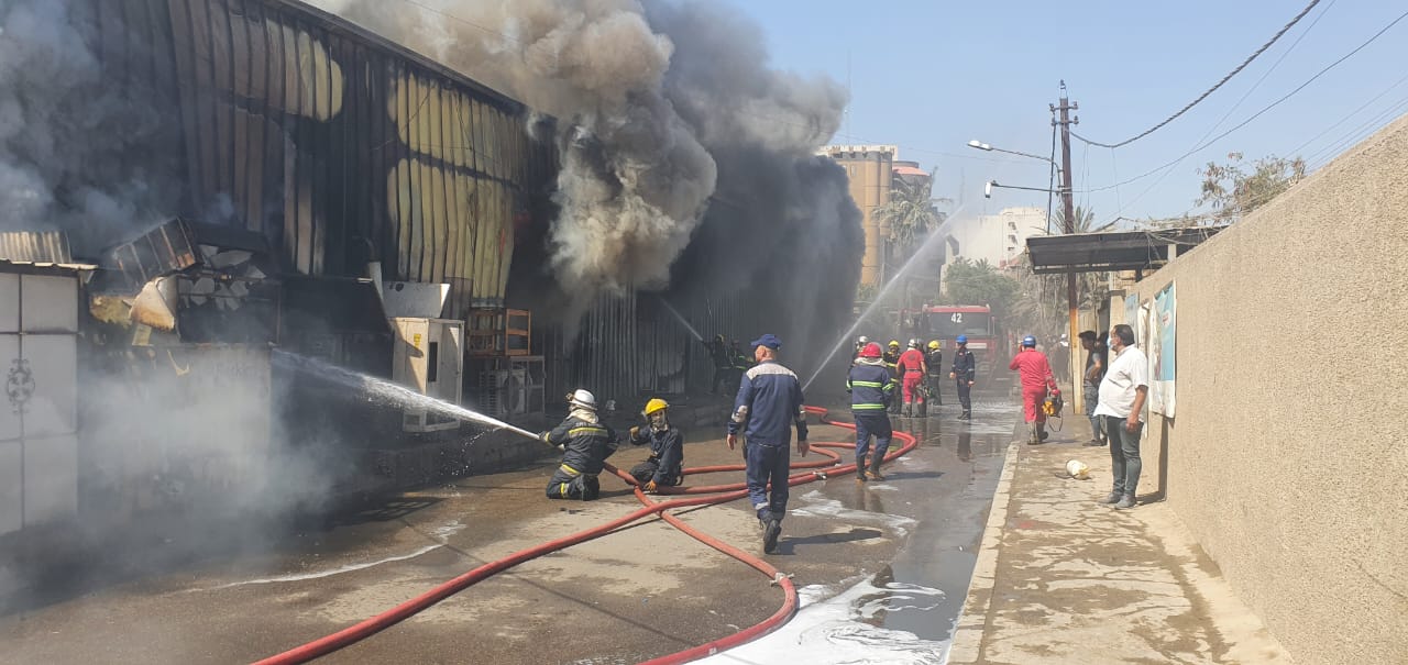 إخماد حريق في القصر الأبيض وسط بغداد (فيديو + صور)